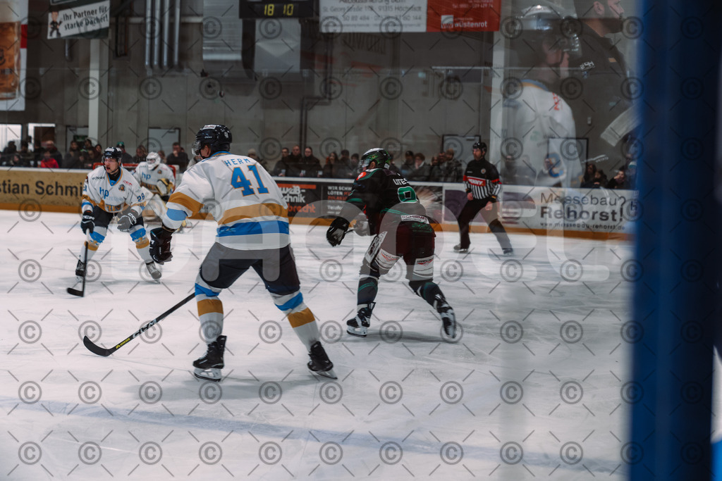 Alligators_vs_Stuttgart_16_11_2025-56 | Höchstadt Alligators Fotogalerie: Eishockey-Action aus Franken. Professionelle Spielfotos, Portraits & Stadionbilder zum Download. Jetzt entdecken! - Realisiert mit Pictrs.com