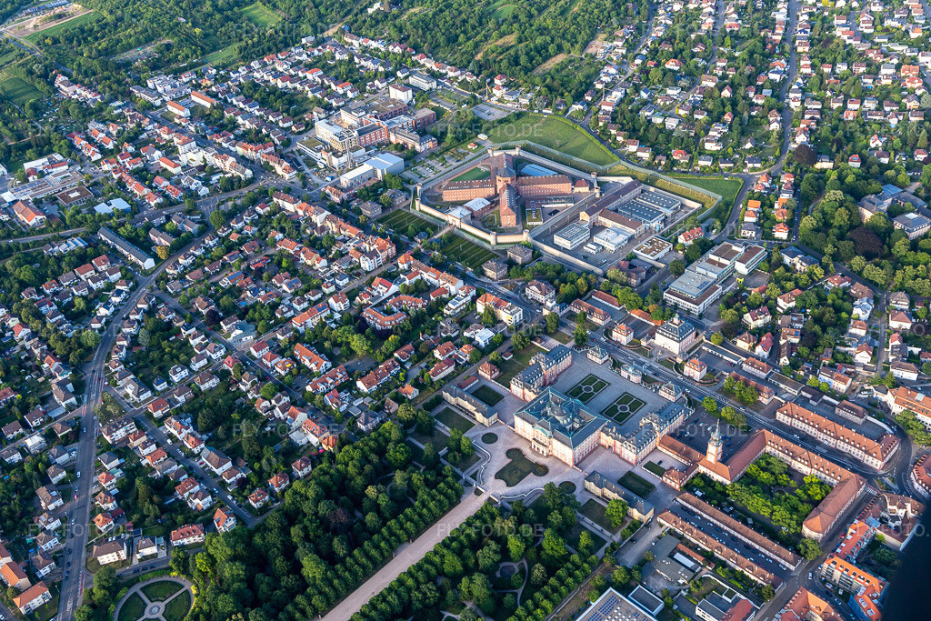 Luftbild: Justizvollzugsanstalt Bruchsal in Bruchsal im Bundesland Baden-Württemberg in Deutschland. Foto: IMG_133487.jpg vom 12.07.2022 durch Werner Riehm/FLY-FOTO.deJustizvollzugsanstalt Bruchsal