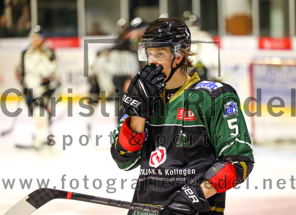 2022-09-23_018_TSV_Erding_gegen_EV_Fuessen | Erding, Deutschland, 23.09.2022:
Eishockey, Bayernliga 2022 / 2023, Testspiel, TSV Erding gegen EV Füssen, Endergebnis: 1:3

Ryan Murphy (Erding Gladiators, #51)

Foto: Christian Riedel / fotografie-riedel.net