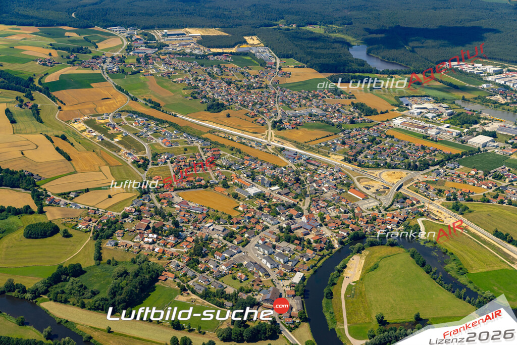 Die Luftaufnahme Mitterdorf - Roding wurde 2022 vom Flugzeug aus (keine Drohne) erstellt. Hohe Auflösung -für große Poster und Wandbilder geeignet - Garantiert!