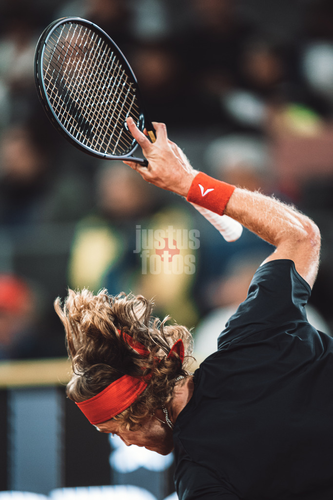 Tennis | Männer | ATP Tour 500 | European Open Hamburg | Daniel Altmaier (GER) vs. Andrey Rublev | 27.07.2023 | Andrey Rublev wirft seinen Schläger zu Boden