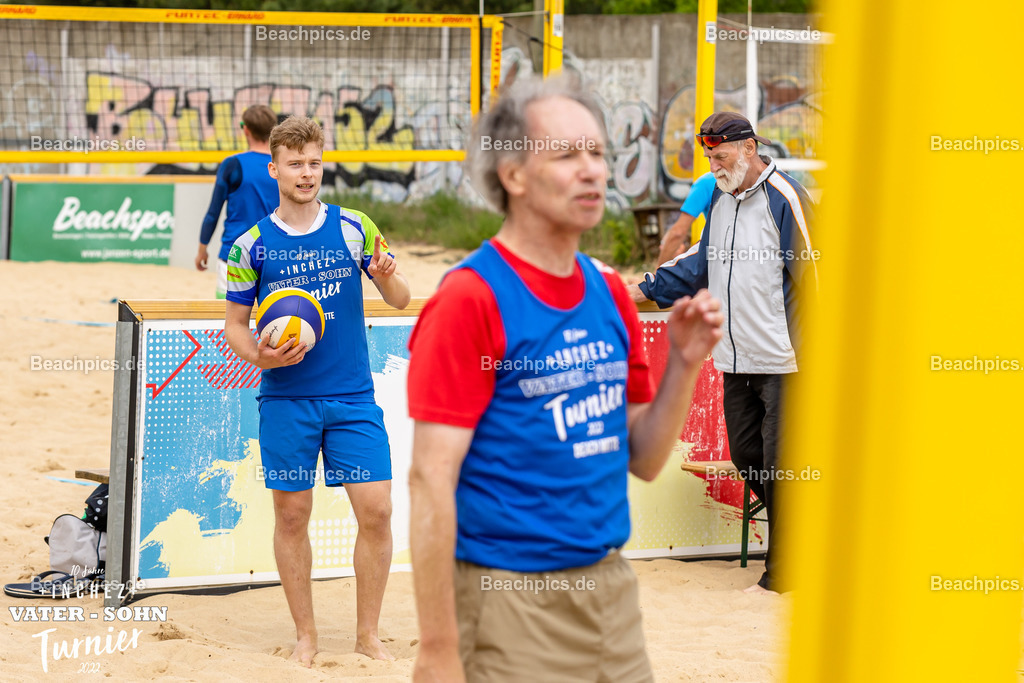 2022-00063010-Vater-Sohn-Turnier-Turnierbilder-2 | 26.05.2022; Berlin Foto: Gerold Rebsch - www.beachpics.de