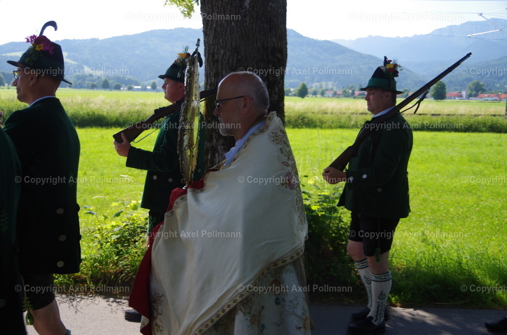IMGP5014 | fotografiert von Axel PollmannLeonhardi Wallfahrt Benediktbeuern und Murnau, Fronleichnam, Fasching, Landschaft im Loisachtal und Benediktbeuern  - Realisiert mit Pictrs.com