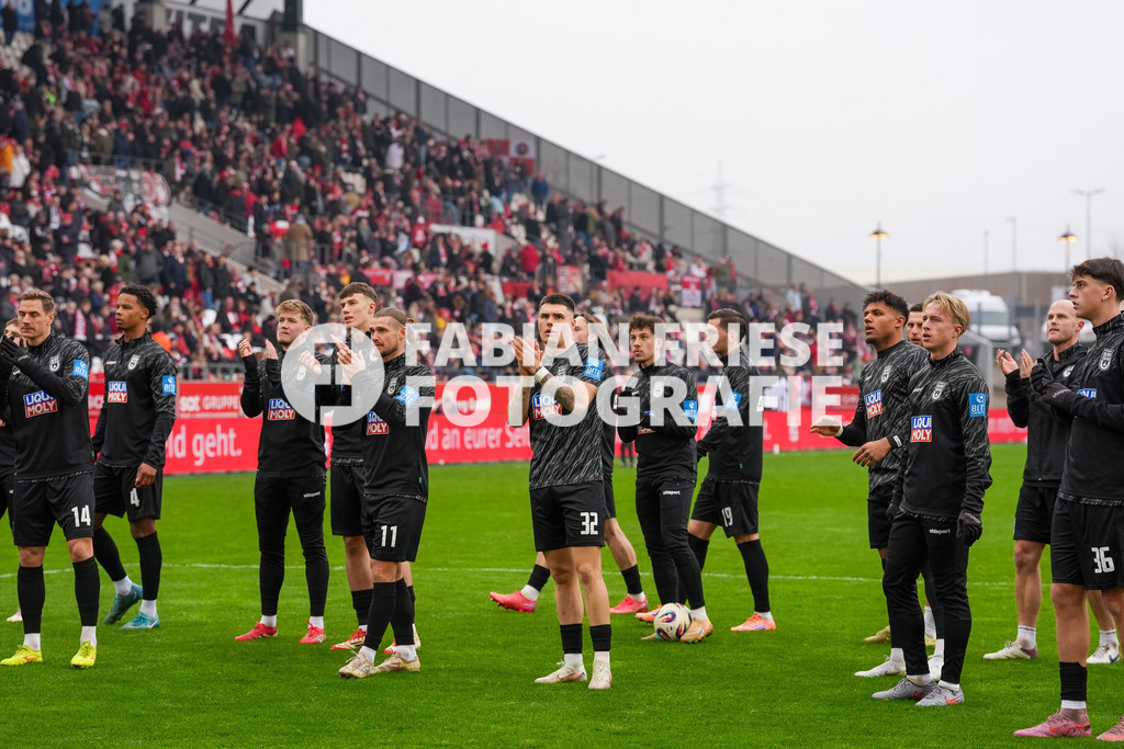GER Rot-Weiss Essen vs. SSV Ulm, Fussball, 3. Liga, Spieltag 19, Saison 2025/2026, 20.12.2025 | GER Rot-Weiss Essen vs. SSV Ulm, Fussball, 3. Liga, Spieltag 19, Saison 2025/2026, 20.12.2025Foto: Fabian Friese - Realisiert mit Pictrs.com