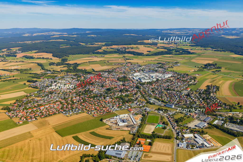 Luftaufnahme von Mitterteich - Die Luftaufnahme wurde 2025 vom UL-Flugzeug heraus erstellt ( keine Drohne ) - Hochauflösende Luftaufnahme - für professionelle Ausdrucke geeignet. Die Geschenkidee !Mit Lizenz und Bildrechte bestellbar