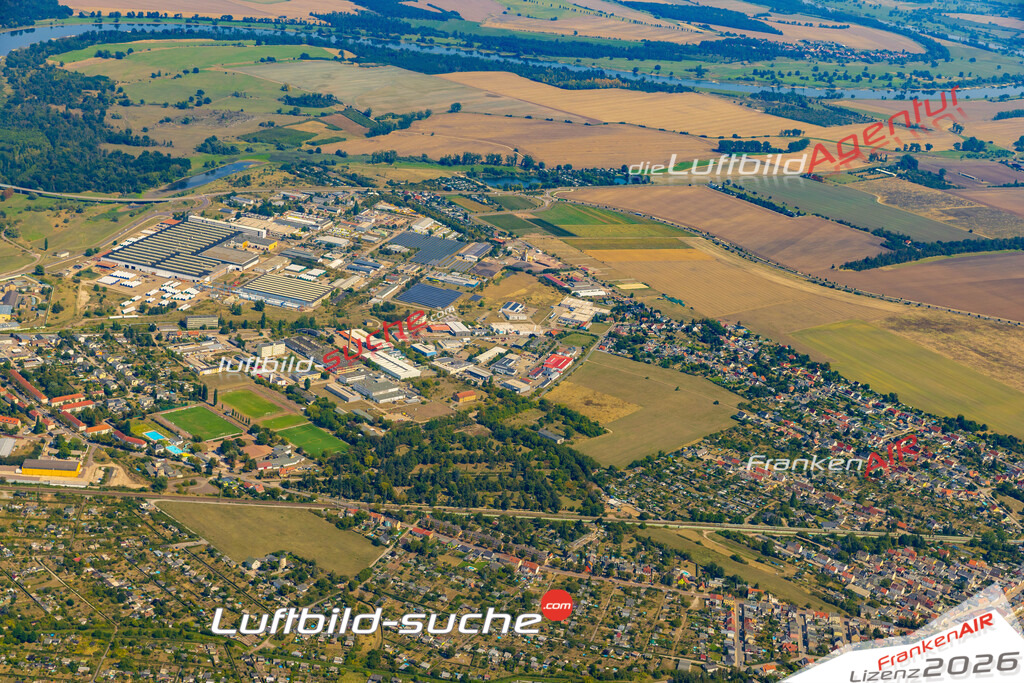 Luftbild Vs Google Maps  Gewerbegebiet  Schönebeck -Das Luftbild wurde 2025 vom UL-Flugzeug heraus erstellt ( keine Drohnenluftbilder ) - Hochauflösende Luftaufnahme -Nicht vergleichbar mit Google Maps oder Satelittenbilder- Die Geschenkidee !Mit Lizenz und Bildrechte bestellbar
