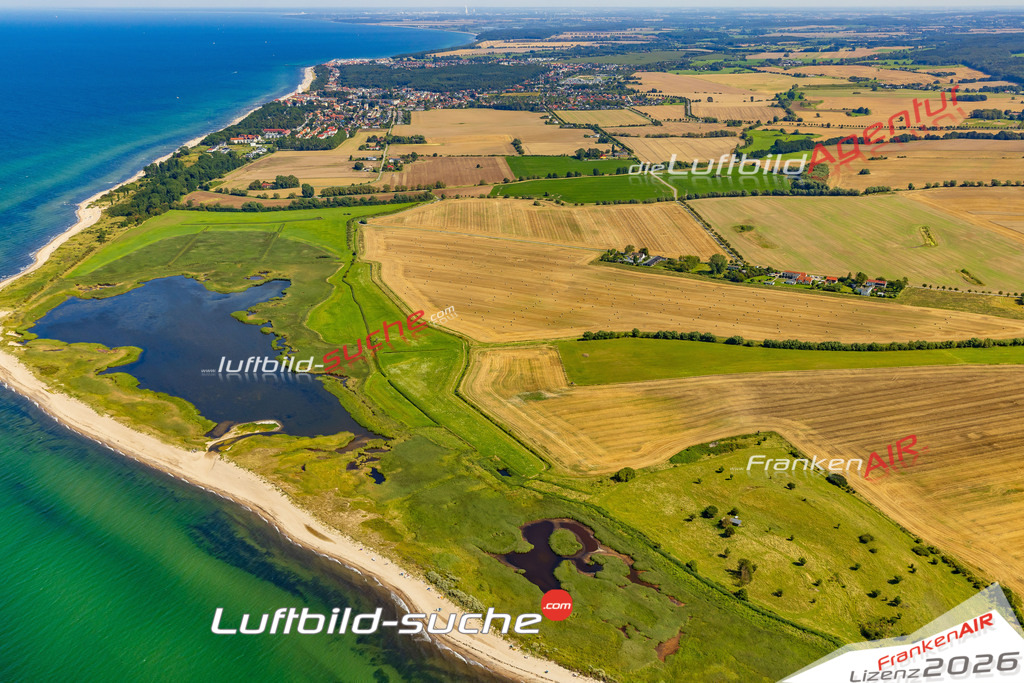 Schrägluftbild  Riedensee Naturschutzgebiet  Bastorf - Das Luftbild wurde 2025 vom UL-Flugzeug heraus erstellt (ohne Drohne- keine Drohnenaufnahme ) - Hochauflösende Luftaufnahme -Nicht vergleichbar mit Google Maps oder Satelittenbilder- Die Geschenkidee !Mit Lizenz und Bildrechte bestellbar