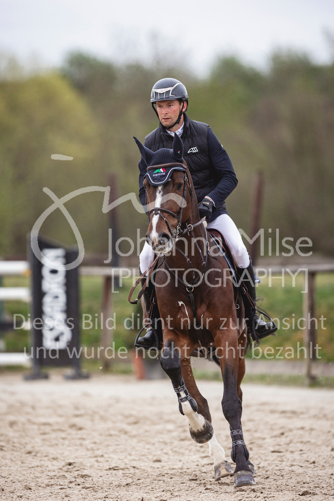 250417_Frühlingsfest_Springpferde-M-141 | Deine schönsten Turniermomente als professionelle Fotos! Entdecke hochwertige Pferdesport-Fotografie im Online-Shop. Jetzt Fotos finden & bestellen!