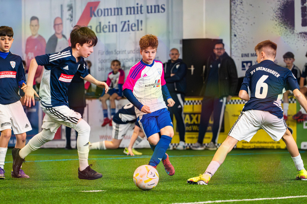 _BLR9839 | Professionelle Fußball- und Sportfotografie. Spielbilder online ansehen und kaufen – Einzelbilder oder komplette Galerien in hoher Qualität. - Realisiert mit Pictrs.com