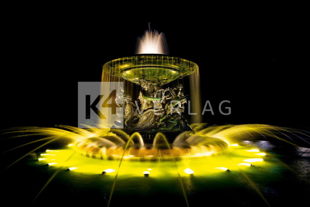 Brunnen-Albertplatz_Dresden-Neustadt-0U3A1916 | Brunnen "Stilles Wasser" auf dem Albertplatz in der Dresdener Neustadt - Realisiert mit Pictrs.com