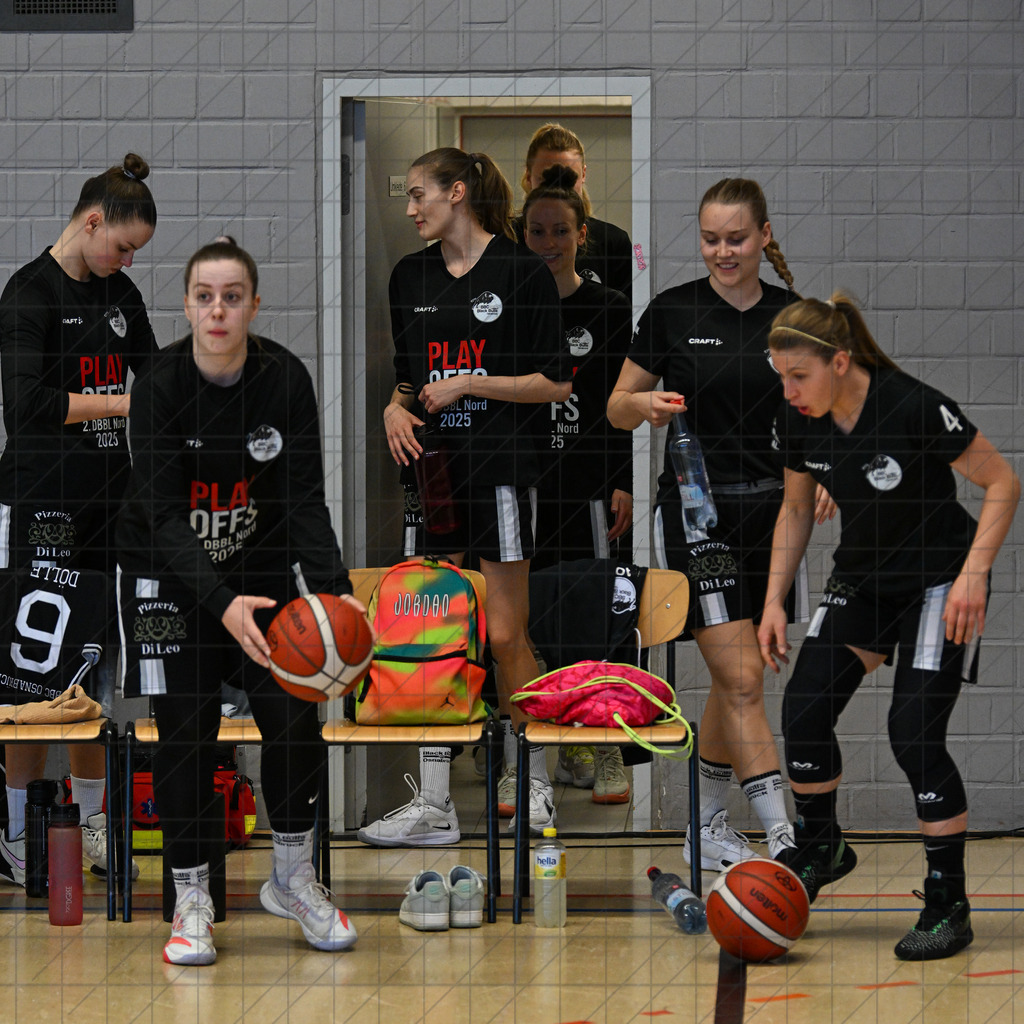 2. DBBL PlayOff 24/25 | 12.04.2025 | Dillingen Diamonds vs. BBC OS | 1/8-Finale, 2. Spiel  | 2. DBBL PlayOff 24/25 | 12.04.2025 | Dillingen Diamonds vs. BBC OS | 1/8-Finale, 2. Spiel  - - - - - CREDIT, www.bullenfotos.de, Martin König, Hörner Weg 40, D-49078 Osnabrück, +4917663732967, Nutzung und Weitergabe nur zu den vereinbarten Zwecken. Presseanfragen an Urheber. Alle Rechte beim Urheber. - - - - - - Realisiert mit Pictrs.com
