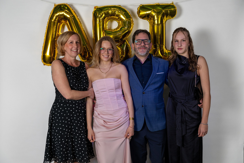 Abiball GGM 2026 _ Gruppenfotos-026 | Henke Visuals - Realisiert mit Pictrs.com