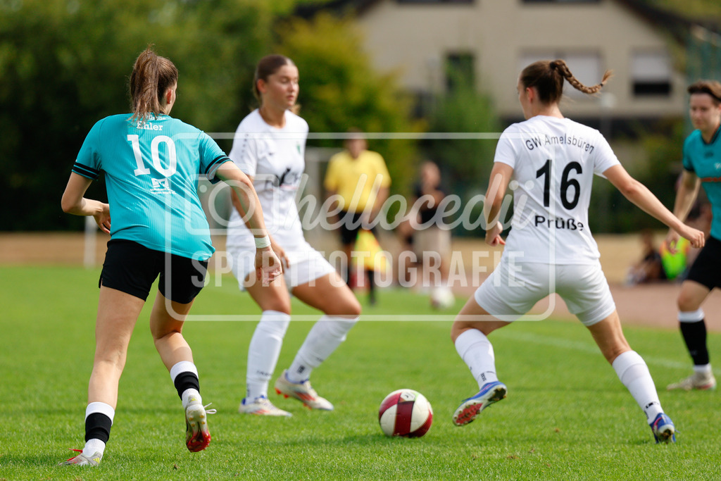 Fußball I Frauen I Westfalenpokal 26-27 I DJK GW Amelsbüren - SSV Rhade  I 18654 | Demi Ehler (10, SSV Rhade) Leonie Prüße und (16, DJK GW Amelsbüren) im Zweikampf - Realisiert mit Pictrs.com