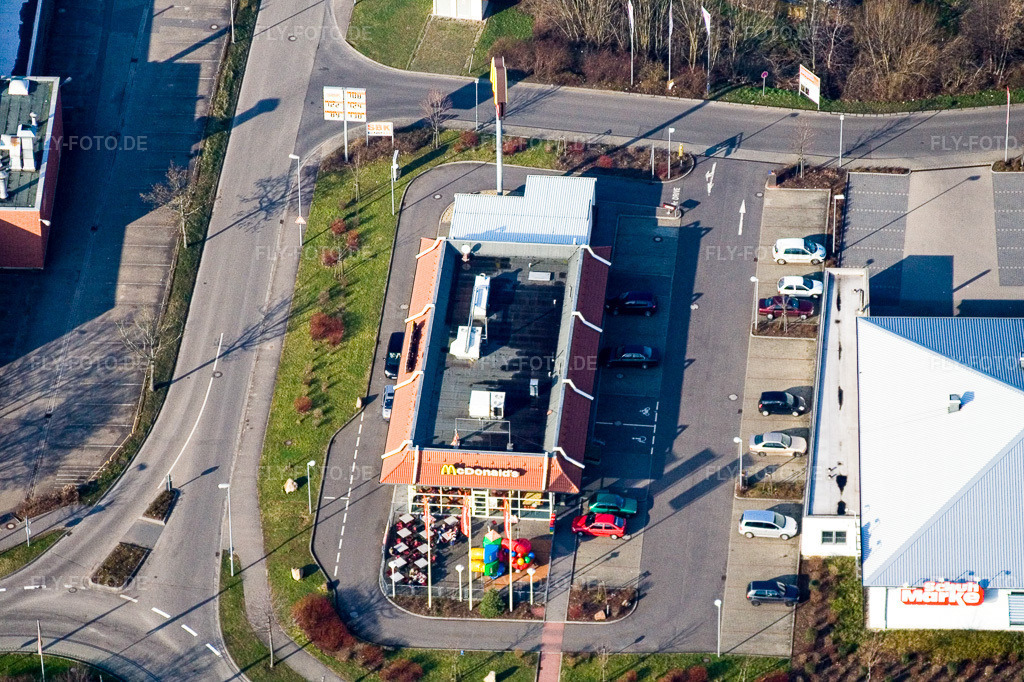 Luftbild: Mx Donald'S Filiale in der Kapellerstr in Bad Bergzabern im Bundesland Rheinland-Pfalz in Deutschland. Foto: IMG_5291.jpg vom 18.02.2007 durch Werner Riehm/FLY-FOTO.de