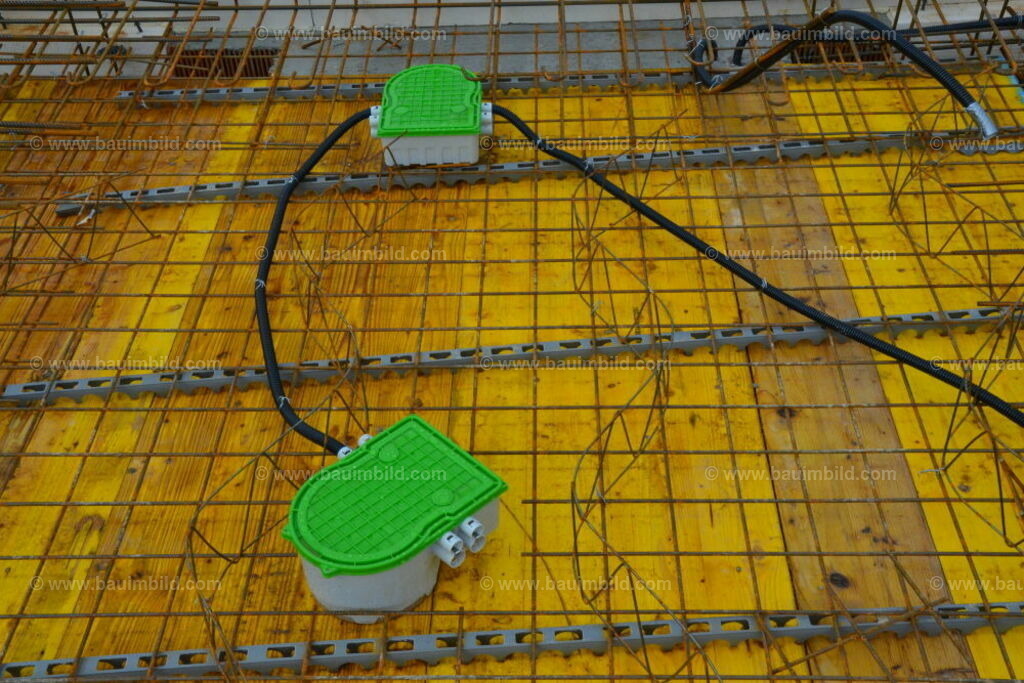 bib-lg17-elektroinstallation-0054 | Nach LV-Leistungsgruppen sortierte Detailfotos über den Bau eines Hauses. Alle Hausbau-Bilder direkt vom Urheber und Autor der Website Haus-Selber-Bauen.com