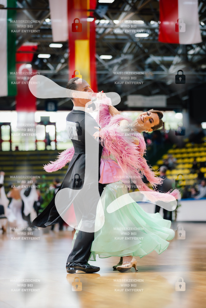 Hessen Tanzt WDSF Open Senior I Standard 4th (38) Christian Platz _ Anja Platz (TSC Nordlicht Rostock)-2025-05-17-7241 | Webshop for digital downloads and prints of dance sport, event & show photographer Julian Link - Realisiert mit Pictrs.com