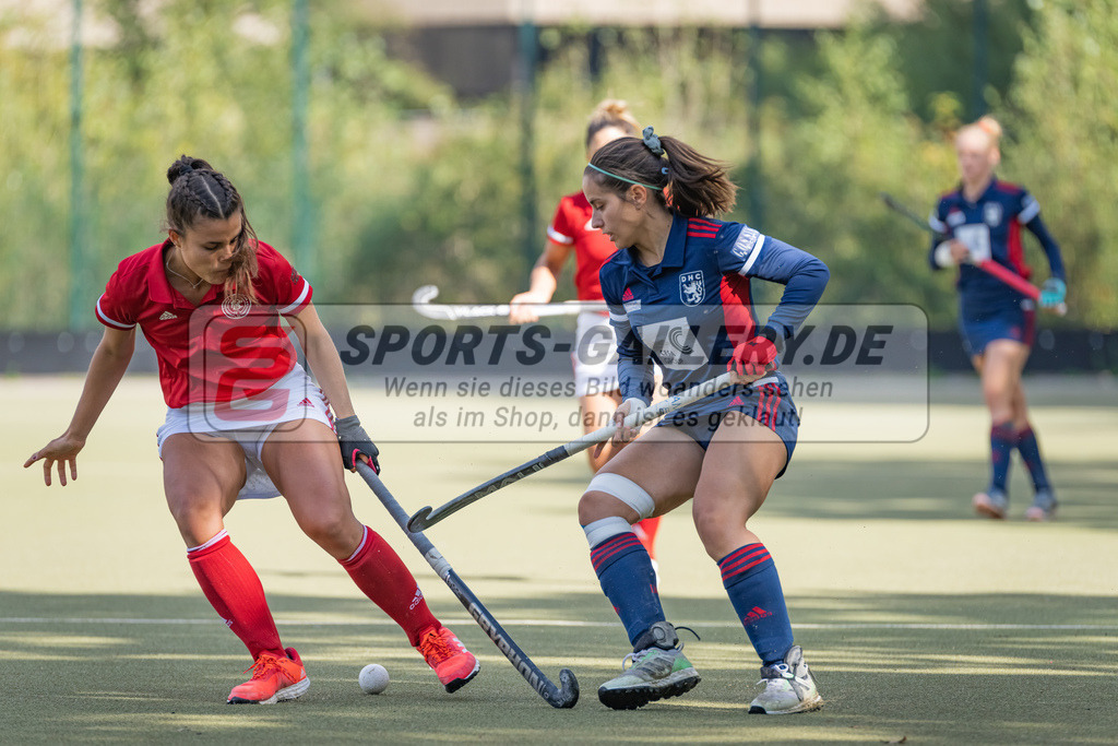 HK_20220925_100130 | 1. Bundesliga Damen Düsseldorfer HC - Berliner HC  am 25.9.2022 DHC Düsseldorf, Düsseldorf , Clara Ycart ( Düsseldorfer HC #10 )