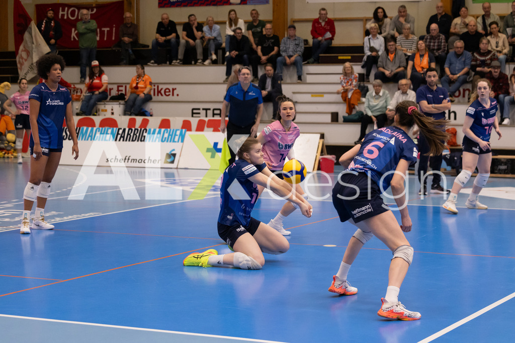 Volleyball I Frauen I Saison 2025-2026 I Volleyball NLA | Women I 1/2 Finals I  VC Kanti Schaffhausen - Sm'Aesch Pfeffingen I 07.03.2026 | 19 Meret Aarden (CH) (Sm'Aesch Pfeffingen) – Außenangriff - Realisiert mit Pictrs.com