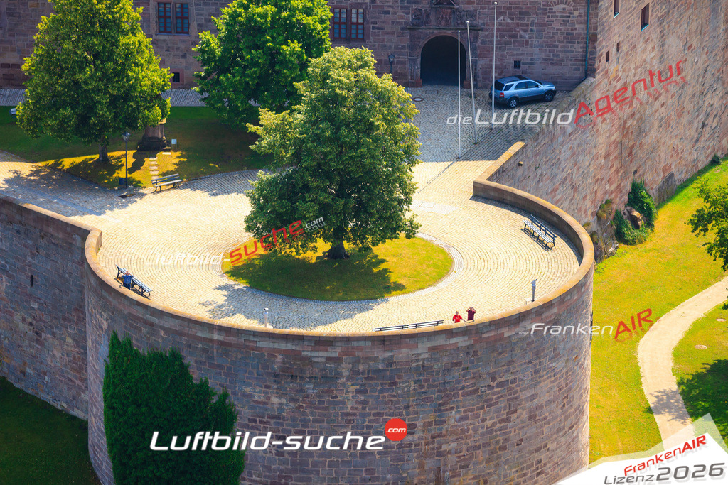 Die Luftaufnahme Plassenburg - Kulmbach wurde vom UL-Flugzeug (keine Drohne) aus fotografiert.Hohe Druck- Auflösung-die Geschenkidee!