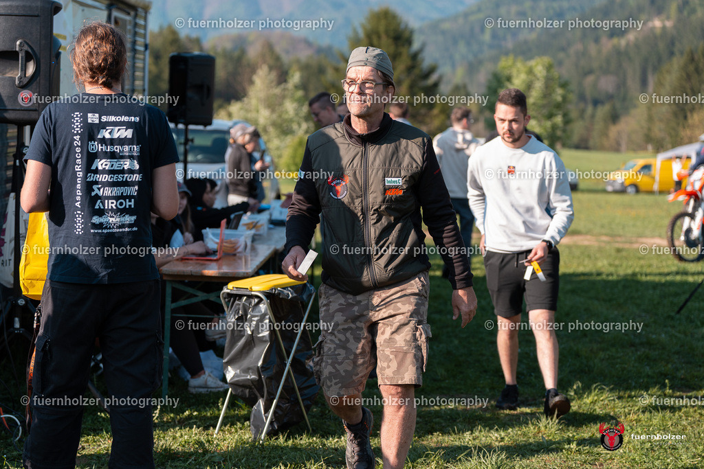 fuernholzer_250501-C2-10 | Fotografische Impressionen von der Red Stag Enduro Extreme by fuernholzer-photography.com. Endurosport in Österreich fotografisch festgehalten von fuernholzer. Auftragsfotografie für Private, Gewerbefotos und Industriefotografie. Eventfotografie, Sportfotografie und Motorsportfotografie. Anbieter von Fotoworkshops, Fototraining, fotografischen Vorträgen und Fotoseminaren.