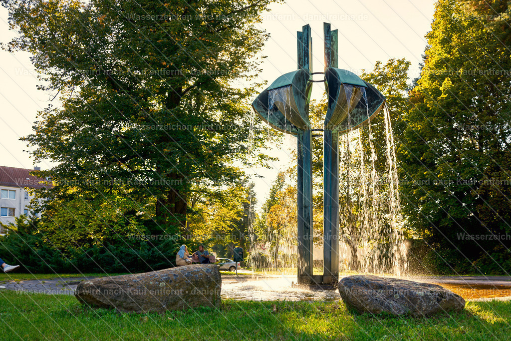 Grüner Saum Hoyerswerda - ZDF-Brunnen | Grüner Saum Hoyerswerda - ZDF-Brunnen - Realisiert mit Pictrs.com