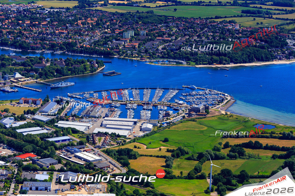 Die Luftbildaufnahme Hafen - Neustadt in Hollstein wurde 2018 mittels Flugzeug (keine Drohne) erstellt. Perfekte Schärfe und Druck- Auflösung- Garantiert!