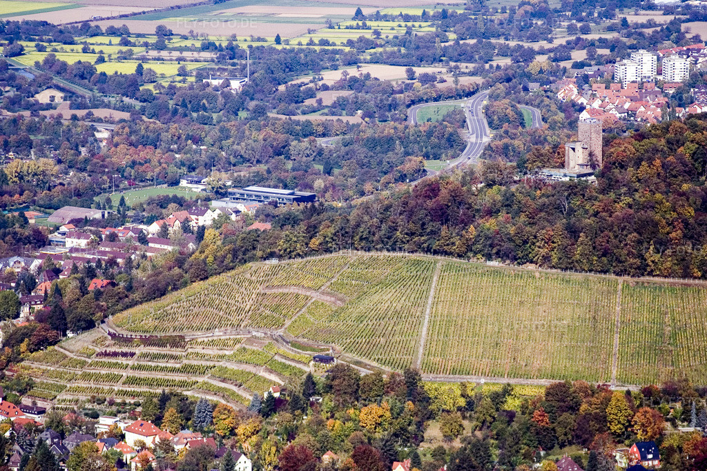 Luftbild: Bauwerk des Aussichtsturmes auf dem Turmberg mit Gourmetrestaurant Anders im Ortsteil Durlach in Karlsruhe im Bundesland Baden-Württemberg in Deutschland. Foto: IMG_8616.jpg vom 14.10.2007 durch Werner Riehm/FLY-FOTO.de