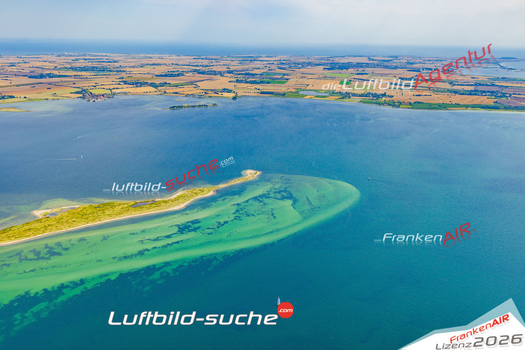 Schrägluftbild  Püttsee  Fehmarn - Das Luftbild wurde 2025 vom UL-Flugzeug heraus erstellt (ohne Drohne- keine Drohnenaufnahme ) - Hochauflösende Luftaufnahme -Nicht vergleichbar mit Google Maps oder Satelittenbilder- Die Geschenkidee !Mit Lizenz und Bildrechte bestellbar