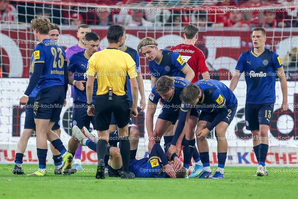 F9510042601123 | 10.04.2026, Fußball, Fortuna Düsseldorf - Holstein Kiel, 2. Fußball Bundesliga, Herren, Merkur Spiel-Arena, 29. Spieltag, Saison 2025 2026: Jubel bei Holstein Kiel nach dem verteidigten Freistoß gegen Cedric Itten&nbsp;(Fortuna Düsseldorf #13) durch Marko Ivezic&nbsp; (Holstein Kiel #06)  DFB regulations prohibit any use of photographs as image sequences and or quasi-video.