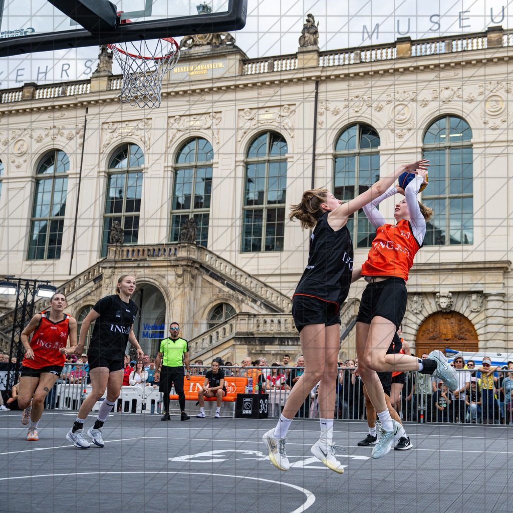 DIE FINALS 2025 | Dt. Meisterschaft 3x3   | //  03.08.25: DIE FINALS 2025 | Dt. Meisterschaft 3x3   / Dresden / Deutschland  //   CREDIT:www.bullenfotos.de, Martin König, Hörner Weg 40, D-49078 Osnabrück, +4917663732967 // Nutzung und Weitergabe nur zu den vereinbarten Zwecken. Presseanfragen an Ersteller. Alle Rechte beim Ersteller. Honorierung nach MFM. - Realisiert mit Pictrs.com