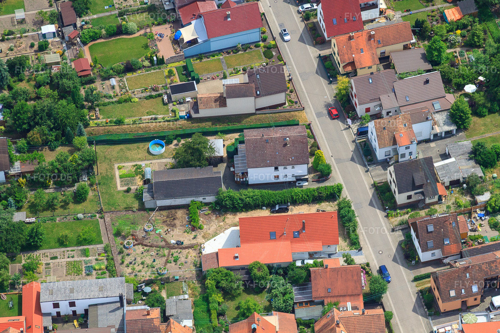 Luftbild: Waldstr in Kandel im Bundesland Rheinland-Pfalz in Deutschland. Foto: IMG_29689.jpg vom 02.07.2010 durch Werner Riehm/FLY-FOTO.de
