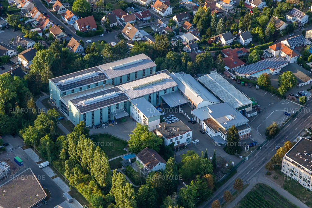 Luftbild: Wickert Maschinenbau GmbH an der Wollmesheimer Höhe in Landau in der Pfalz im Bundesland Rheinland-Pfalz in Deutschland. Foto: IMG_133690.jpg vom 18.07.2022 durch Werner Riehm/FLY-FOTO.deWickert Maschinenbau GmbH