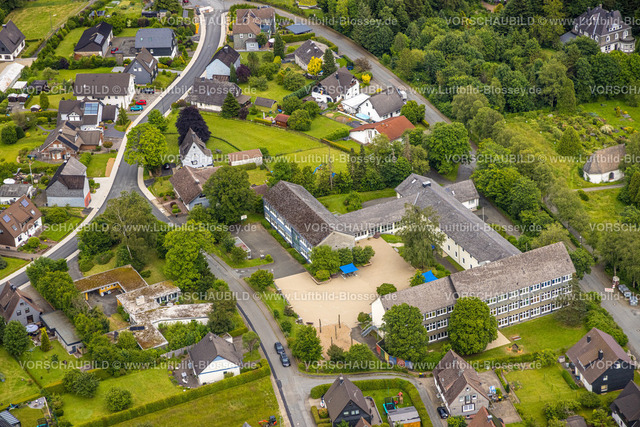 Erndtebrueck240709838 | Luftbild, Gebäude der Realschule, Wohngebiet, Erndtebrück, Kreis Siegen-Wittgenstein, Nordrhein-Westfalen, Deutschland