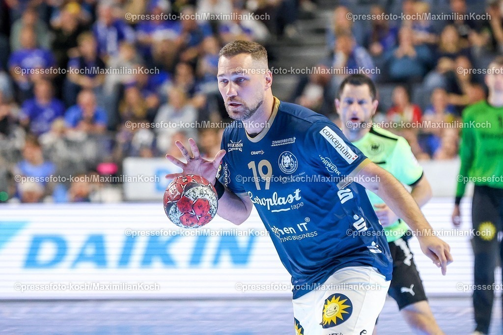 xSSCx18042602046 | 18.04.2026, xsscx, Handball, DHB-Pokal Lidl Final4, Halbfinale, Bergischer HC - SC Magdeburg, Saison 2025 / 2026 Herren, Lanxess Arena, Köln: Tomas Babak (Bergischer HC #19) Photo: xSandraxScherningxPressefotoKochx