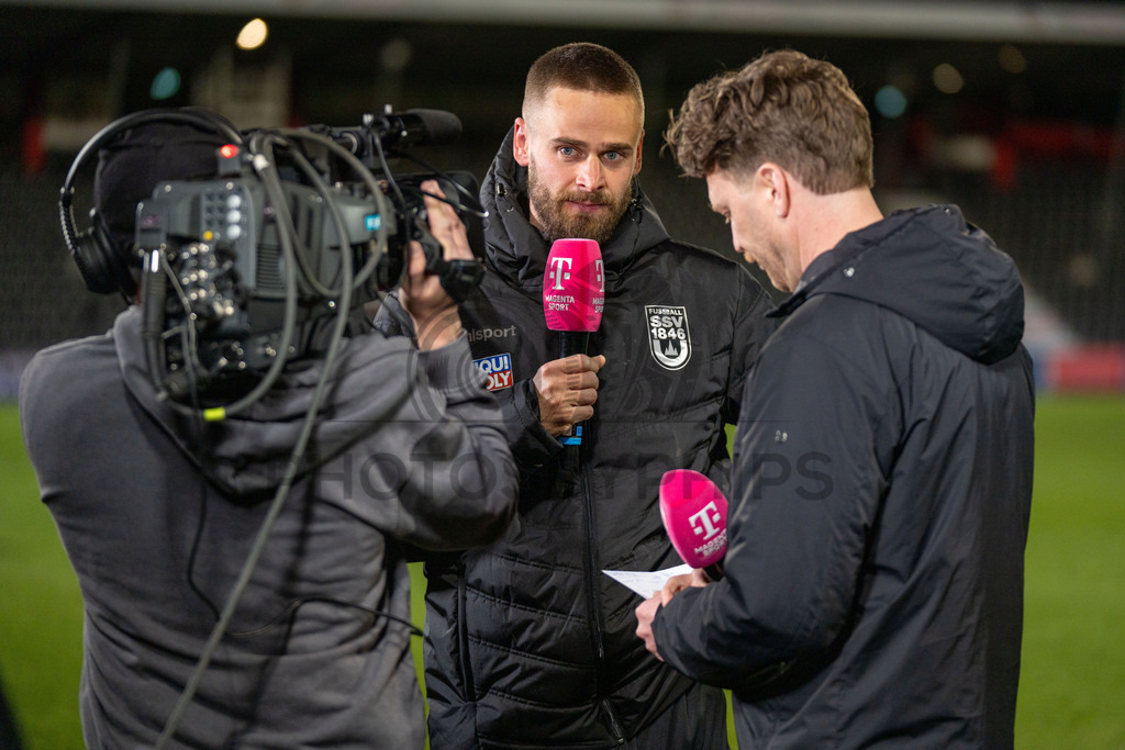 VfB Stuttgart II vs. SSV Ulm 1846 Fussball, Fussball, 3. Liga, 32. Spieltag, 08.04.2026 | Lucas Roeser (SSV Ulm 1846 Fussball, #09) im Interview nach Abpfiff,VfB Stuttgart II vs. SSV Ulm 1846 Fussball, Fussball, 3. Liga, 32. Spieltag, 08.04.2026DFB regulations prohibit any use of photographs as image sequences and/or quasi-video
