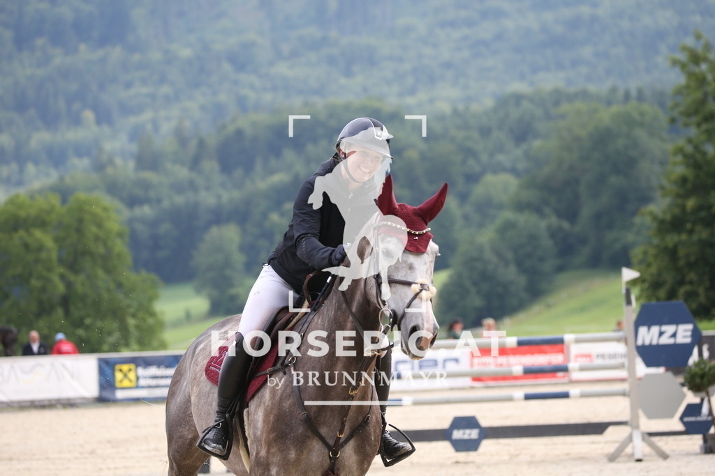 DL2Q2714 | Willkommen bei Brunnmayr - Design & Fotografie – Ihrem Spezialisten für Reitturniere und Pferdeveranstaltungen in Oberösterreich, Salzburg und Bayern! Seit über 17 Jahren sind wir leidenschaftlich dabei.