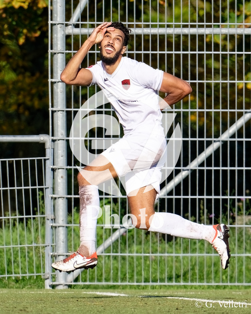 2eme ligue - FC Veyrier - FC Kosova |  durant le match de 2eme ligue entre FC Veyrier et FC Kosova au Stade du Grand-Donzel à Veyrier, Suisse