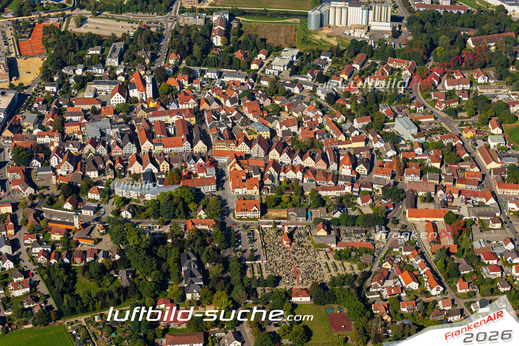 Aktuelles Luftbild von  Aichach Kauf mit Lizenz / Bildrechten möglich- Die Luftaufnahme wurde 2021 mittels UL-Flugzeug erstellt ( keine Drohne ) - hochauflösende Kamera-Systeme von  Canon -Beste Qualität - Für grossformatige Ausdrucke geeignet. Die Geschenkidee !