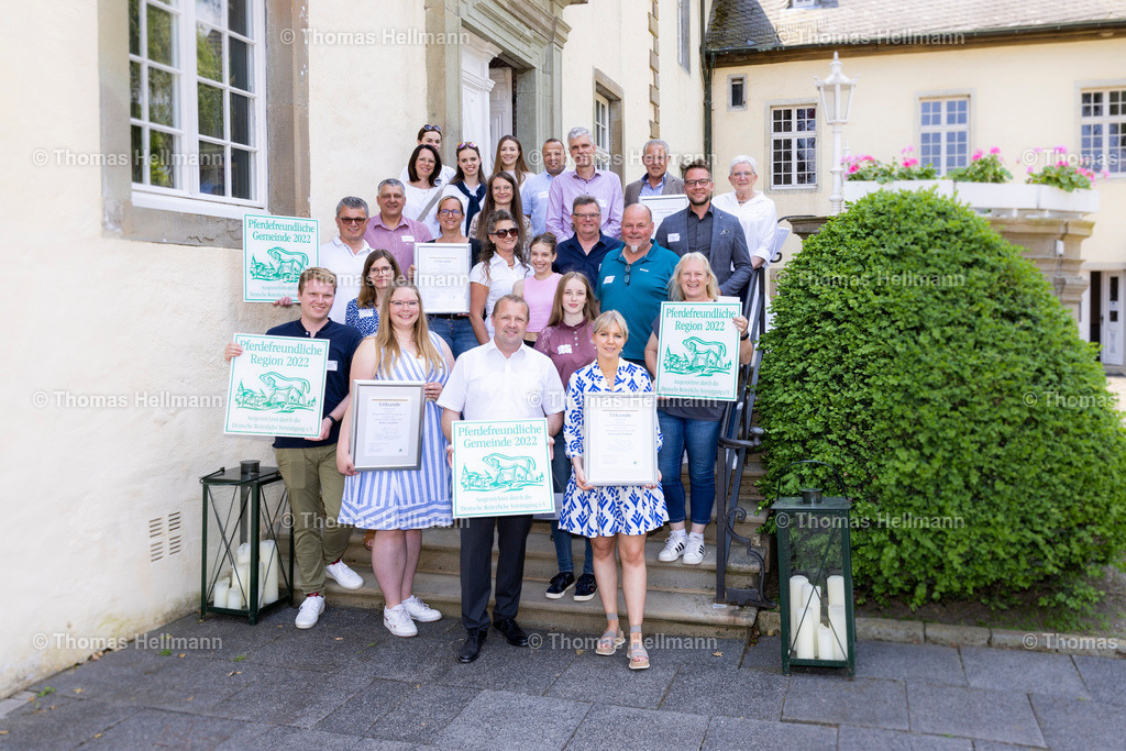 TH_Pferdefreundliche Gemeinden-Regionen_ Ehrung_ Sönke Lauterbach_9249 | Longines Balve Optimum 2023 am 10.06.23 in Balve, Schloss Wocklum, Thomas Hellmann, Pferdefreundliche Gemeinden/Regionen, Ehrung, Sönke Lauterbach