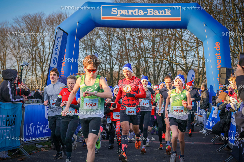 6. Bonner Nikolauslauf; Bonn, 14.12.2025 | Impressionen vom 6. Bonner Nikolauslauf am 14.12.2025 in Bonn (Nordrhein-Westfalen). 