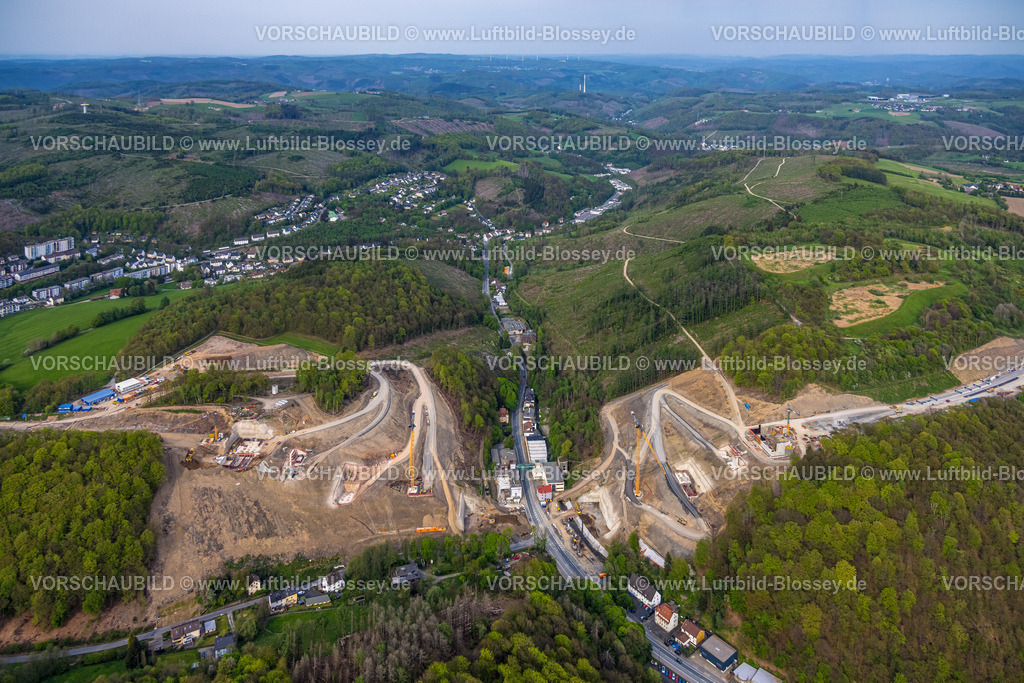 Luedenscheid240502590Rahmede-Bruecke_Autobahn-A45 | Luftbild, Lüdenscheid, Bauarbeiten an der Rahmedetalbrücke an der Autobahn A45, Verkehrsinfrastruktur, die ersten Fundamente der Brückenpfeiler sind erkennbar, Autobahnsperrung, Ruhrgebiet, Nordrhein-Westfalen, Deutschland