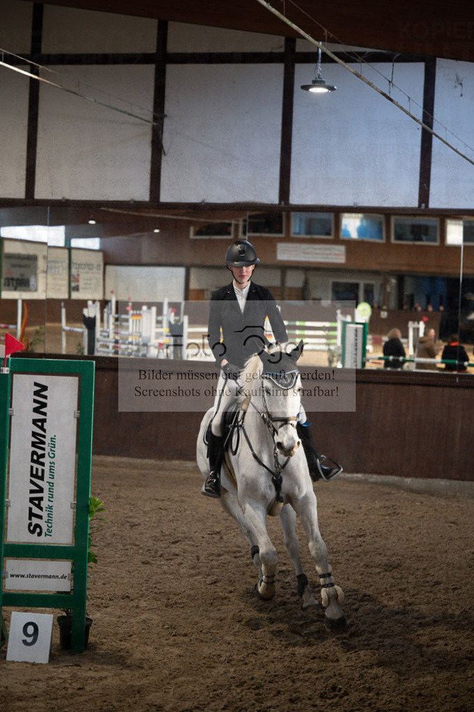 Hallenreittunier Voxtrup 2023 | Entdecke hochwertige Reitturnierfotos von Foto Oger. Professionell, emotional und authentisch – jetzt Lieblingsmomente im Shop bestellen.Deutschlandweite Turnierfotografie. - Realisiert mit Pictrs.com