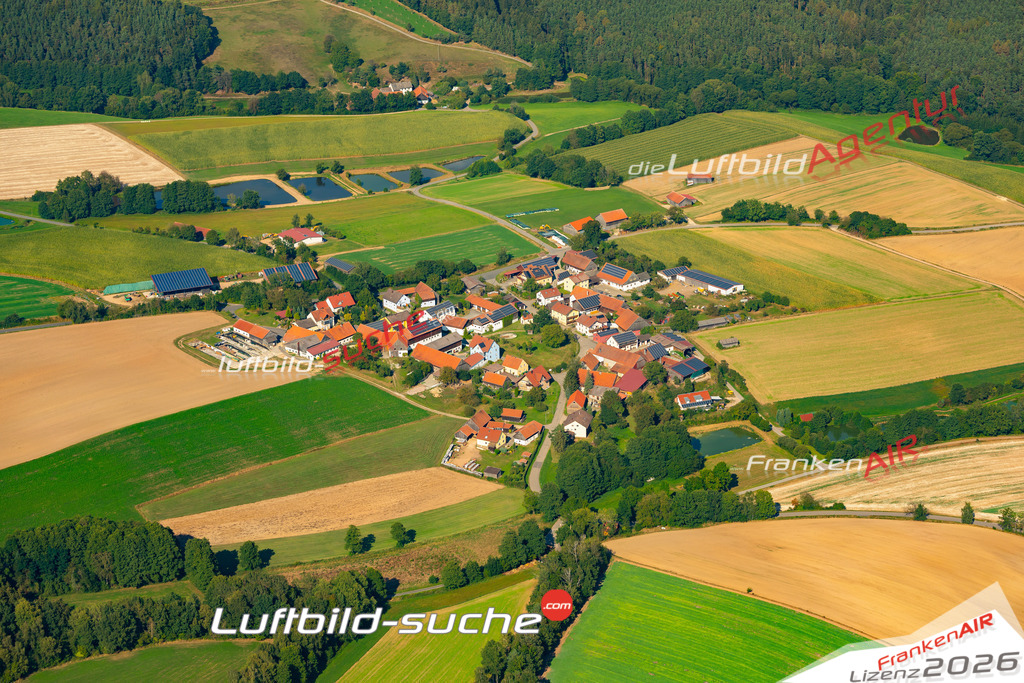 Das Luftbild zeigt : Wolfsbach Schmidgaden - Die Luftaufnahme wurde 2024 vom UL-Flugzeug aus erstellt ( keine Drohne ) - Hochauflösende Luftaufnahme - Für grossformatige Ausdrucke geeignet. Die Geschenkidee !Mit Lizenz und Bildrechte bestellbar
