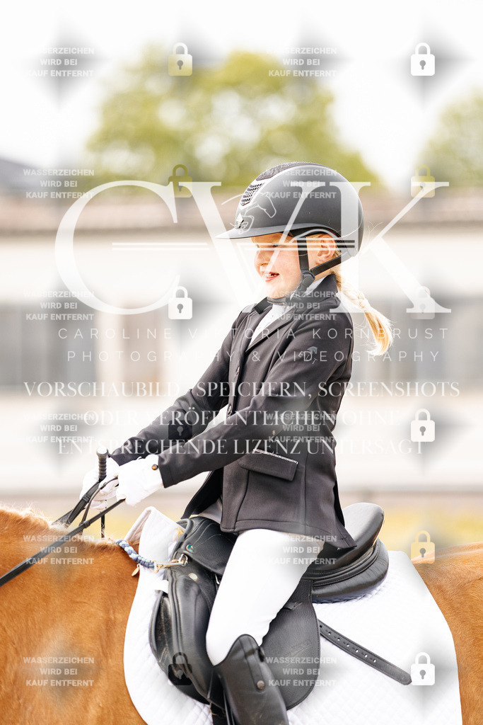 CK904699 | Turnierfotografie Pferdefotografie Trier Rheinland-Pfalz Pferdesport Reitsport Tierfotografie Sportfotografie Pferdevideo Pferdevideografie Equestrianvideography equestrianphotography  - Realisiert mit Pictrs.com