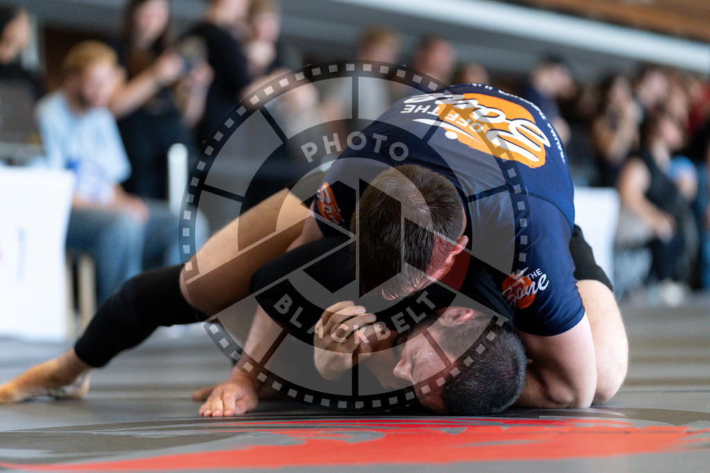 20240608PBB01969 | Fighters compete during the ILLCS VII summer edition luna livre competition in Hannover, Germany, on June 8, 2024.