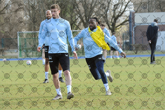 RGE_8930b | Hertha BSC, 2.Bundesliga, Herren, Training auf dem Hanns-Braun-Platz, Saison 2025/26, Deyovaisio Zeefuik ( Hertha BSC ),  17.03. 2026, Fotograf: Ralf Gebhardt - Realisiert mit Pictrs.com