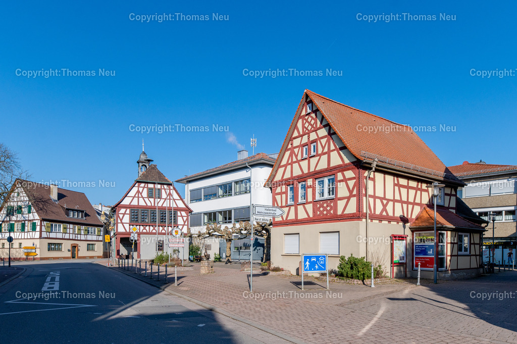 DSC_8605 | ble, Einhausen, Ortsmitte mit alten und neuen Rathaus, Bücherei, ,, Bild: Thomas Neu