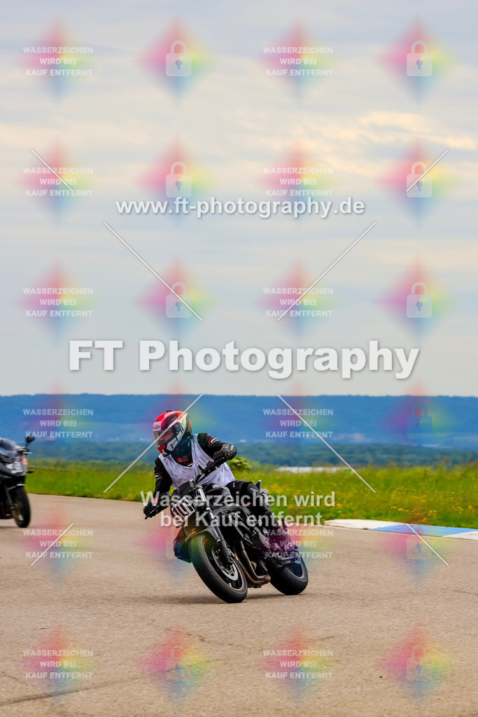 MotoTeam-2975 | Hier findet Ihr Bilder von Touristenfahrten auf der Nürburgring Nordschleife oder von anderen Veranstaltungen die ich besucht habe. Viel Spass beim Durch Schauen 