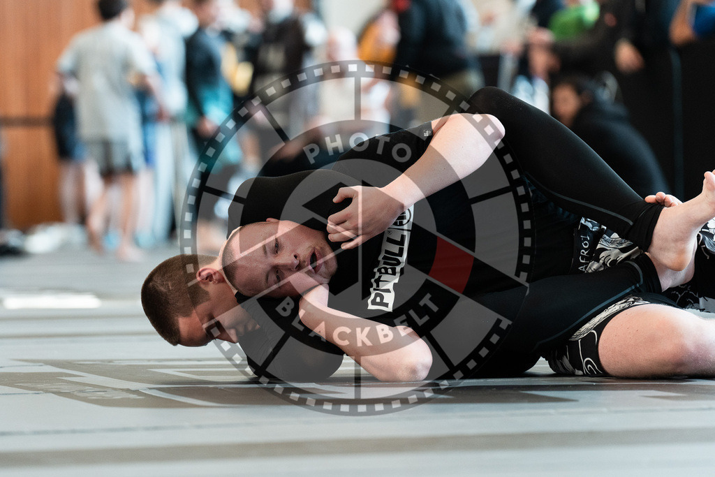 20251129PBB7141 | Fighters compete during the luta livre competition ILLCS XI winter edition on November 29, 2025 in Hannover, Germany.