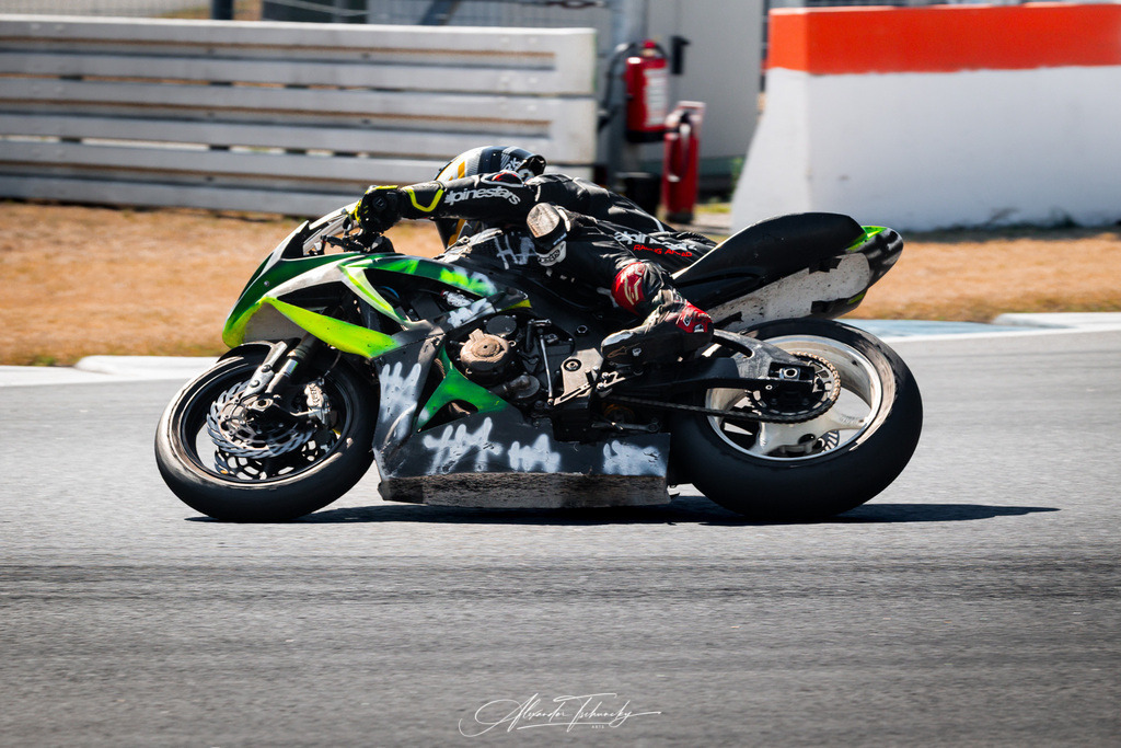 Ducati Trackday Hockenheimring 2026 | Entdecken Sie die faszinierende Welt von Alexander Tschuncky Arts: Kreative Fotografie, atemberaubende Automobilkunst und hochwertiger Bilderdruck. Lassen Sie sich inspirieren! - Realisiert mit Pictrs.com